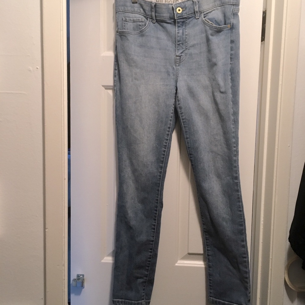 Tommy Hilfiger light wash stretch skinny jeans